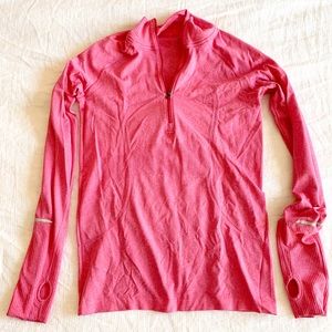 Lululemon Women’s Lightweight Pullover in Hot Pink